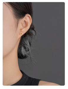 Серьги-гвоздики в форме кошки - Product Image 5