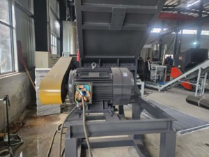 Ligne de recyclage de panneaux photovoltaïques environnementaux entièrement automatique, broyage, concassage et tri des panneaux photovoltaïques usagés, 2300 kg/h - Product Image 2