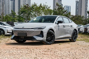 Changan UNI-V 2026, Auto Compacto de Gasolina, 1.5T 192Ps L4, 5 Puertas, 5 Plazas, Hatchback, Auto Chino de Gasolina en Venta - Product Image 2