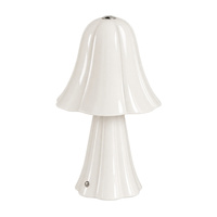 Lampe de table moderne en céramique blanche avec abat-jour cloche et forme sculpturale cannelée pour chambre à coucher, chevet, salon, hôtel, suite d'hôtes, bureau