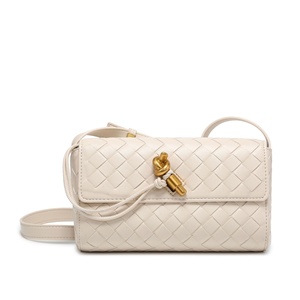 Commerce extérieur femmes élégant tissé géométrique PU sac à bandoulière/bandoulière à la mode mode rétro petit carré simple sangle Polyester - Product Image 6