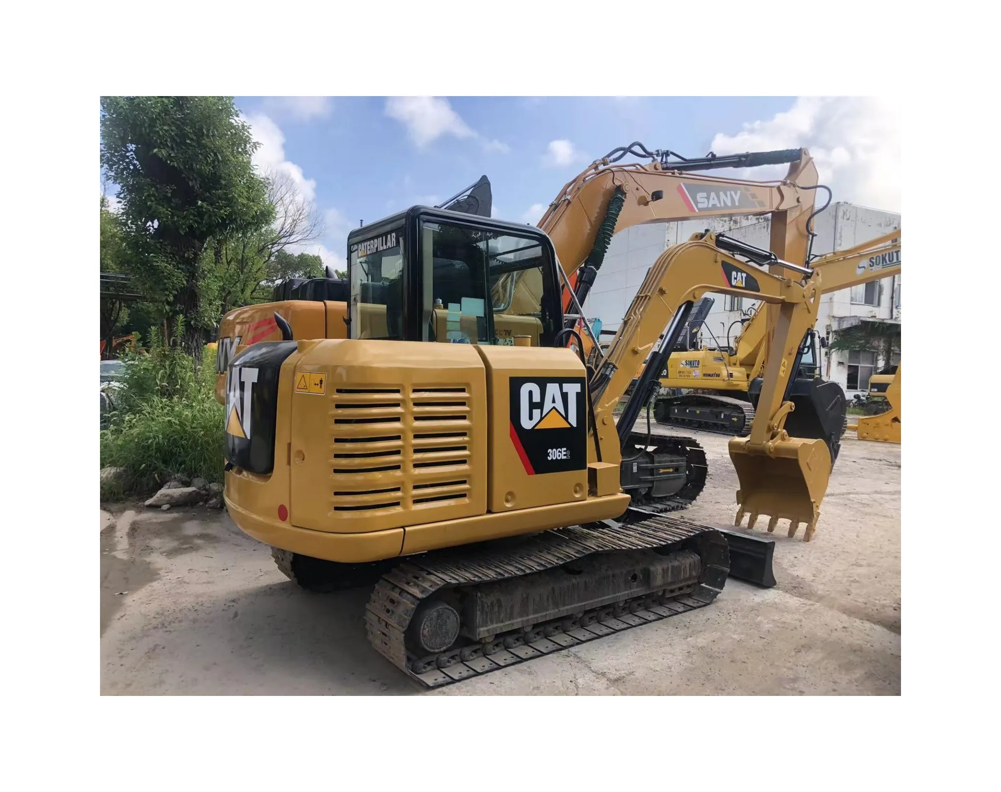 Used Japanese crawler CAT306e2 mini excavator used CAT306 with diesel engine in perfect condition best price on sale cargo truck
