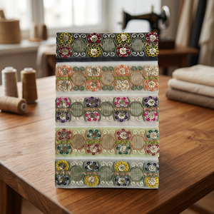 Bande de bordure exclusive multicolore en maille brodée de fleurs, ornée de paillettes scintillantes et de travail Dori doré, pour saris et dupattas - Product Image 4