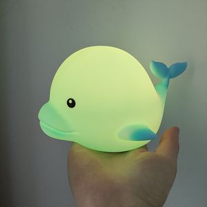 Luz nocturna LED de silicona para habitación infantil, decoración del hogar, recargable por USB, suave al tacto, con forma de delfín, para niños. - Product Image 1