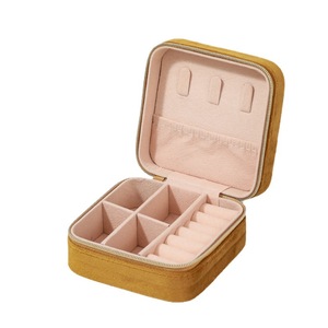 Portagioie da Viaggio Mini Portatile Personalizzato con Cerniera per Anelli e Orecchini, Piccolo Cofanetto in Velluto per Collane - Product Image 5