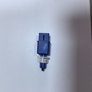 Interruptor de luz de freno Honda 36750-TY0-J11 para reemplazo y reparación de interruptores automotrices - Product Image 1