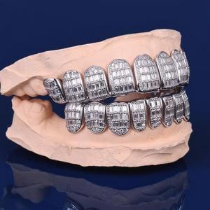 Joyas Dentales Unisex de Plata de Ley 925 con Baño de Rodio y Moissanita, Corte Brillante, Estilo Diamante Personalizado, para un Look Moderno - Product Image 1