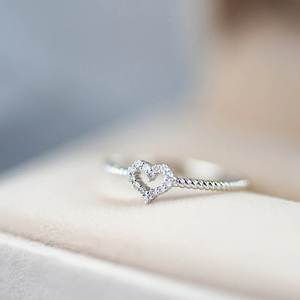 Anello in Argento Q497 con Diamante Taglio Cuore, Diamante Naturale, Stile Romantico, Gioiello da Donna per Uso Quotidiano - Product Image 3