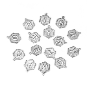 2024OUMI Jewelry Factory 26 Lettre <span class=keywords><strong>Plaque</strong></span> Pendentif Collier en acier inoxydable fileté plaqué or 18 carats - Product Image 2