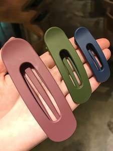 Accessori per la frangia per capelli di celebrità per le donne di nuova moda 2024 tinta unita alla moda eleganti scarpe piatte per capelli mollette - Product Image 4