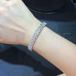สร้อยข้อมือเงินแท้ 925 ลายหกเหลี่ยมประดับเพชรแบบไมโครเพฟ สำหรับผู้หญิง ของขวัญ เครื่องประดับ - Product Image 4