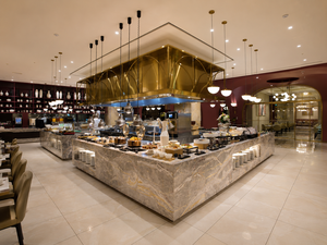 Mostrador de Buffet para Hotel de Lujo, Mostradores de Bar Personalizados para Restaurantes, Muebles Modulares de Mármol, Latón y Vidrio para Comedor Abierto Todo el Día, Diseño 3D, OEM, ODM - Product Image 1