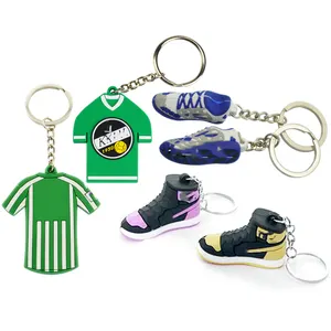 Schuh 3D Mini Basketball Sneaker Gummi Schlüssel anhänger Großhandel Schlüssel anhänger Benutzer definierte PVC Schlüssel ring Schlüssel bund