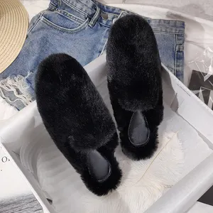 รองเท้าแตะขนเฟอร์มิงค์แฟชั่นของผู้หญิง,รองเท้าแตะใส่ในบ้านทำจากขนสัตว์ขนฟูพื้นเรียบสไตล์ใหม่สำหรับฤดูหนาวฤดูใบไม้ร่วง