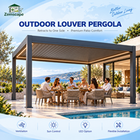Pergola à lames orientables en aluminium, facile à installer, avec toit rotatif et éclairage LED, idéale pour villas de luxe, jardins et cours.
