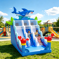 Château gonflable pour enfants et adultes avec double toboggan, structure de divertissement pour fêtes en plein air dans la cour
