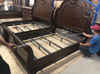 Ensemble de chambre à coucher de style européen royal français italien élégant et luxueux, taille king, fonction massage, meubles en bois massif sculpté et en cuir