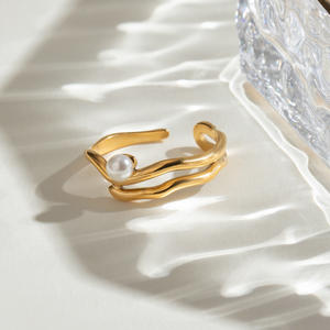 Bague ouverte en perle plaquée or 18 carats pour femme Bijoux en perles en acier inoxydable cadeau étanche - Product Image 4