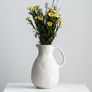 <span class=keywords><strong>Vaso</strong></span> in <span class=keywords><strong>Ceramica</strong></span> Decorativo <span class=keywords><strong>Grande</strong></span> Stile Rustico Moderno 2026, <span class=keywords><strong>Vaso</strong></span> Bianco in <span class=keywords><strong>Ceramica</strong></span> con Manico, <span class=keywords><strong>Vaso</strong></span> Brocca in <span class=keywords><strong>Ceramica</strong></span> con Design Floreale - Product Image 2