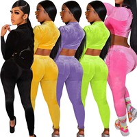 Ensemble de survêtement en velours deux pièces pour femme, collection Printemps 2026, idéal pour l'entraînement hivernal et l'automne, avec pantalon empilé et jogging sexy
