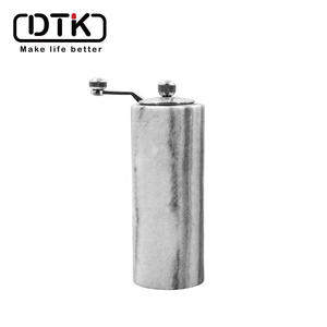 ขวดเหล็กสแตนเลสแบบพกพาสำหรับใส่เหล้าวิสกี้จอห์นนี่ วอล์กเกอร์ ขนาด 8 ออนซ์ ป้องกันการรั่วซึม พร้อมกรวย - Product Image 4