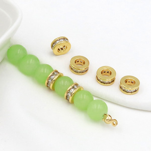 Cuentas espaciadoras de circonita cúbica redondas de 8 mm en oro y plata para joyería DIY - Product Image 3