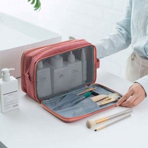 Sac de toilette portable en polyester imperméable pour hommes et femmes, avec séparation sec/humide, idéal pour les voyages (vente en gros) - Product Image 5