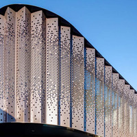 Panneaux en aluminium thermolaqués sur mesure, découpe laser, façade extérieure en métal, mur-rideau