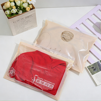 Sac d'emballage en plastique avec fermeture éclair givrée en tissu CPE épais et logo personnalisé pour veste, manteau, pull, sweat à capuche et autres vêtements