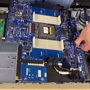 เซิร์ฟเวอร์แร็ค ThinkSystem SR655 V3 2U รุ่นขายดี พร้อมโปรเซสเซอร์ EPYC พัดลมประสิทธิภาพสูง มีสินค้าในสต็อก รับประกัน 3 ปี - Product Image 1