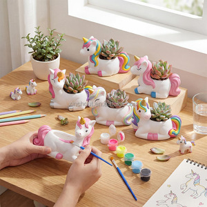 Juego <span class=keywords><strong>de</strong></span> 6 Macetas <span class=keywords><strong>de</strong></span> Cerámica con Forma <span class=keywords><strong>de</strong></span> <span class=keywords><strong>Unicornio</strong></span> para Pintar, Listas para Pintar, Macetas <span class=keywords><strong>de</strong></span> Cerámica para Suculentas, Kit <span class=keywords><strong>de</strong></span> Yeso sin Pintar para Pintar Tú Mismo - Product Image 4