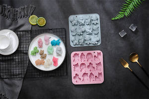 Moule en silicone à 12 cavités, design animaux, de qualité alimentaire, réutilisable, mignon, magnétique, pour chocolat, bonbons et glaçons DIY - Product Image 6