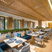 Chaises de salle à manger modernes avec pieds en métal et base cannelée, table carrée, ensemble mobilier pour hôtel, restaurant, bord de mer, bistro