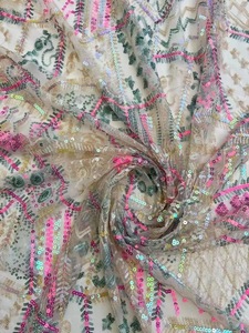 공장 직영 새 중량급 헤비 스팽글 자수 100% 폴리에스터 통기성 메쉬 레이스 트림 원단 플로럴 비즈 장식 - Product Image 4