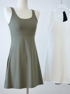 มินิเดรสฟิตเนสแขนกุดสำหรับผู้หญิงพร้อมฟองน้ำเสริมบราในตัว & ดีไซน์เพื่อความฟิตป้องกันความใส - Product Image 2