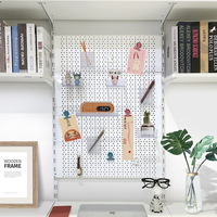 Système de rangement mural modulaire à panneaux perforés pour bureau, maison, atelier, établi, avec bacs en plastique, clips magnétiques et rail mural