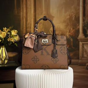 Borsa a Tracolla da Donna 2026 Nuova Grande Capacità in Pelle Goffrata di Alta Qualità con Chiusura a Cerniera e Motivo a Lettere alla Moda - Product Image 1