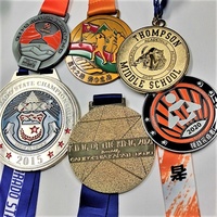 Médaille en alliage de zinc métallique de haute qualité, conception personnalisée, médaille sportive 3D en or vierge pour marathon avec ruban