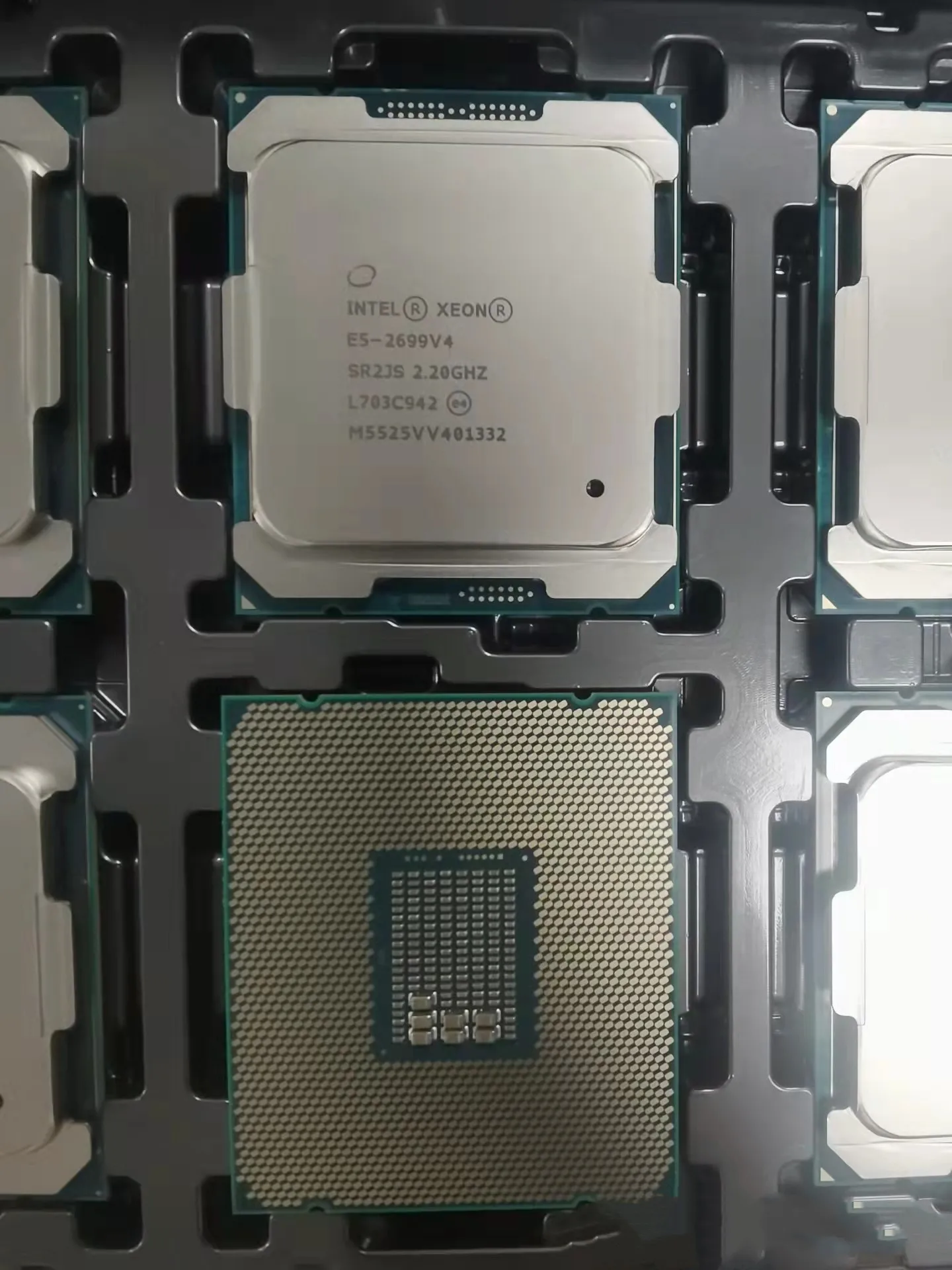 【動作未確認ジャンク】インテル Xeon  E5-2699 v4 Intel Xeon E5-2699 V4 - 2.40 GHz 22-Core (SR30Y) Processor