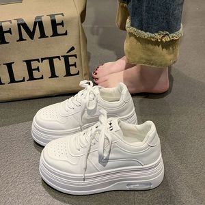 Nouvelles Baskets Décontractées Blanches pour Femmes 2024, à Semelle Épaisse et Rehaussée, avec <span class=keywords><strong>Talon</strong></span> <span class=keywords><strong>Compensé</strong></span> et Plateforme, Respirantes et Tendance - Product Image 2