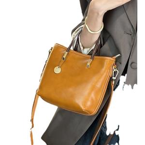 Borsa da donna alla moda Vintage borsa in vera pelle per gattini con strato superiore in pelle di vacchetta a tracolla con concia vegetale - Product Image 1