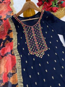 Presenting Brand Rayon Fabric Kurti Pant Dupatta <b>Set</b> Light <b>Weight</b> Dress Casual Wear Regular Use Traditional Fully Stitch Suit - Product Image 6