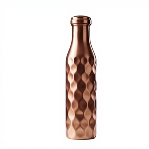 Bouteille d'eau en cuivre pur texturé, anti-fuite, ayurvédique, pour le fitness et le yoga, récipient à boisson de luxe en métal - Product Image 1