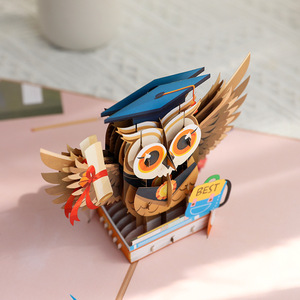 การ์ดอวยพรป๊อปอัป3D ออกแบบได้ตามต้องการการ์ดอวยพรนกฮูกสำหรับจบการศึกษาฤดูกาล - Product Image 3