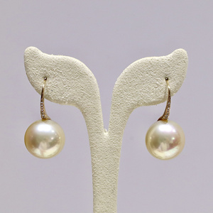 Orecchini a Cerchio di Lusso in Oro Massiccio 18K con Diamante Naturale 0,206ct e Perla Dorata dei Mari del Sud 13,5-14mm per Matrimoni - Product Image 1
