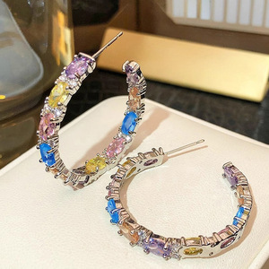 Orecchini a Cerchio Unici per Donne, Design Delicato, Gioielli Versatili per l'Uso Quotidiano - Product Image 5