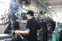 Pièces de caméra en aluminium usinées CNC sur mesure OEM, service de fraisage de précision et d'anodisation noire