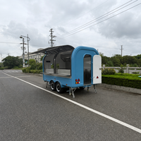 Remorque alimentaire mobile de 3,9 m à 4 roues avec barre de remorquage en fibre de verre, capacité de 200 unités, 110V/220V/380V, machine à café, chariot à hot-dogs, four à pizza