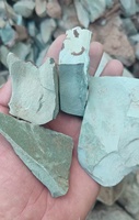 Granulés de zéolite brute pour l'absorption d'huiles et la nettoyage des déversements chimiques – Fournisseur de minéraux de clinoptilolite de qualité industrielle