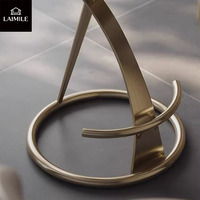 Tabouret de bar moderne en métal doré et velours, hauteur réglable, design incurvé avec repose-pieds pour cuisine, bar, hôtel, projet commercial